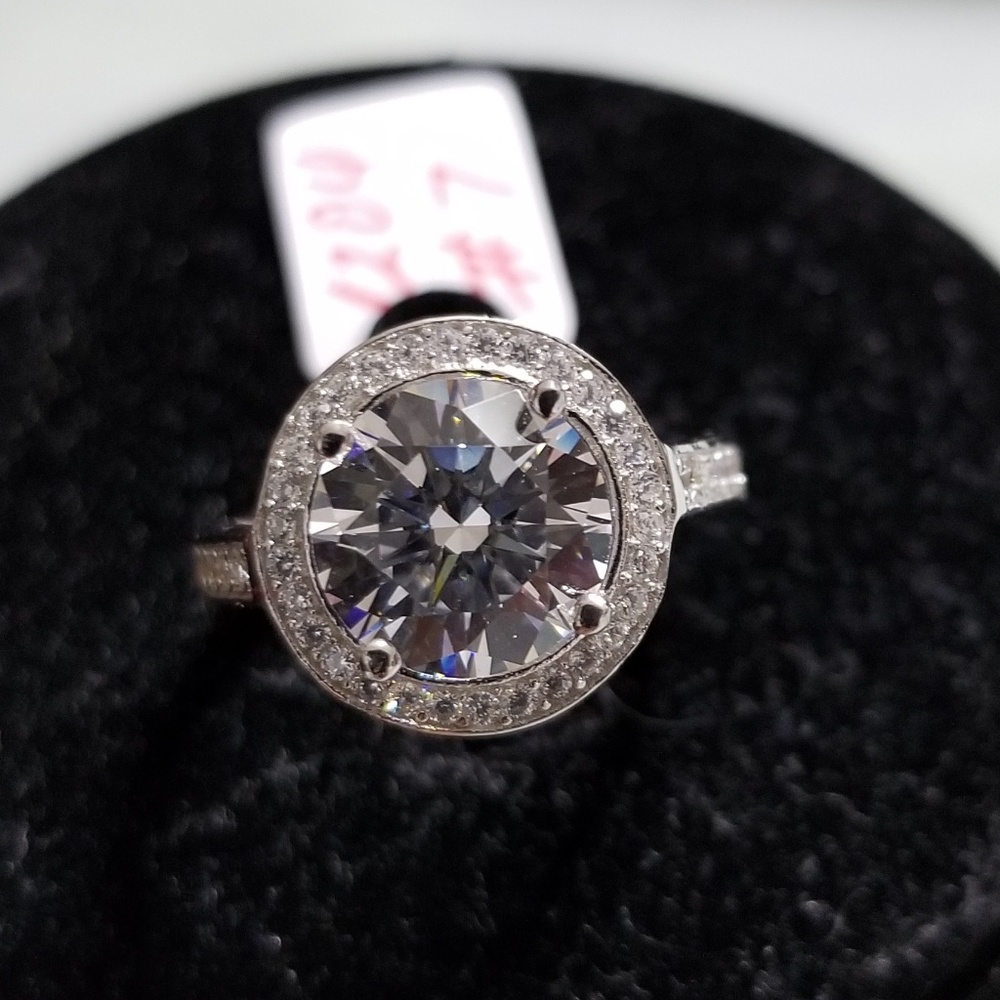 3.5ct HALO SILVER RING - Picture 4 of 7